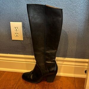 Frye Essa Seam Tall - Black
